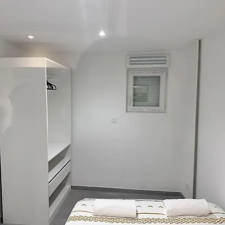 T2 Situe Au Centre De * Γκρενόμπλ